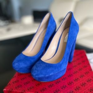 Guess High Heel Pumps, size US6, pre-owned, genuine suede